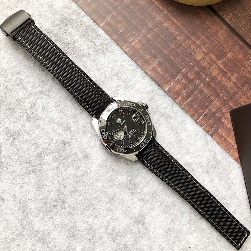 世界中で大人気♪タグホイヤー アクアレーサー コピー 直径 43MM WAY201J.FC6370高い品質